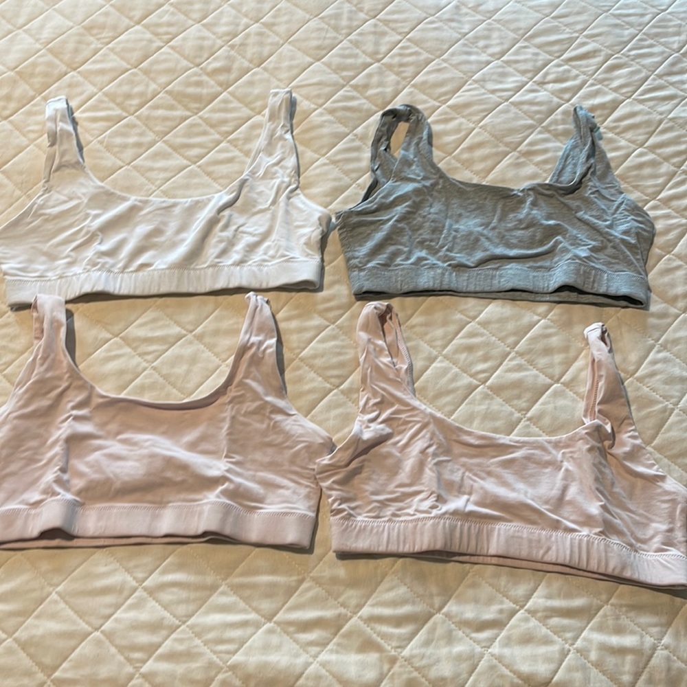 LAST DAY - Everlane Tank Bras - Size Medium